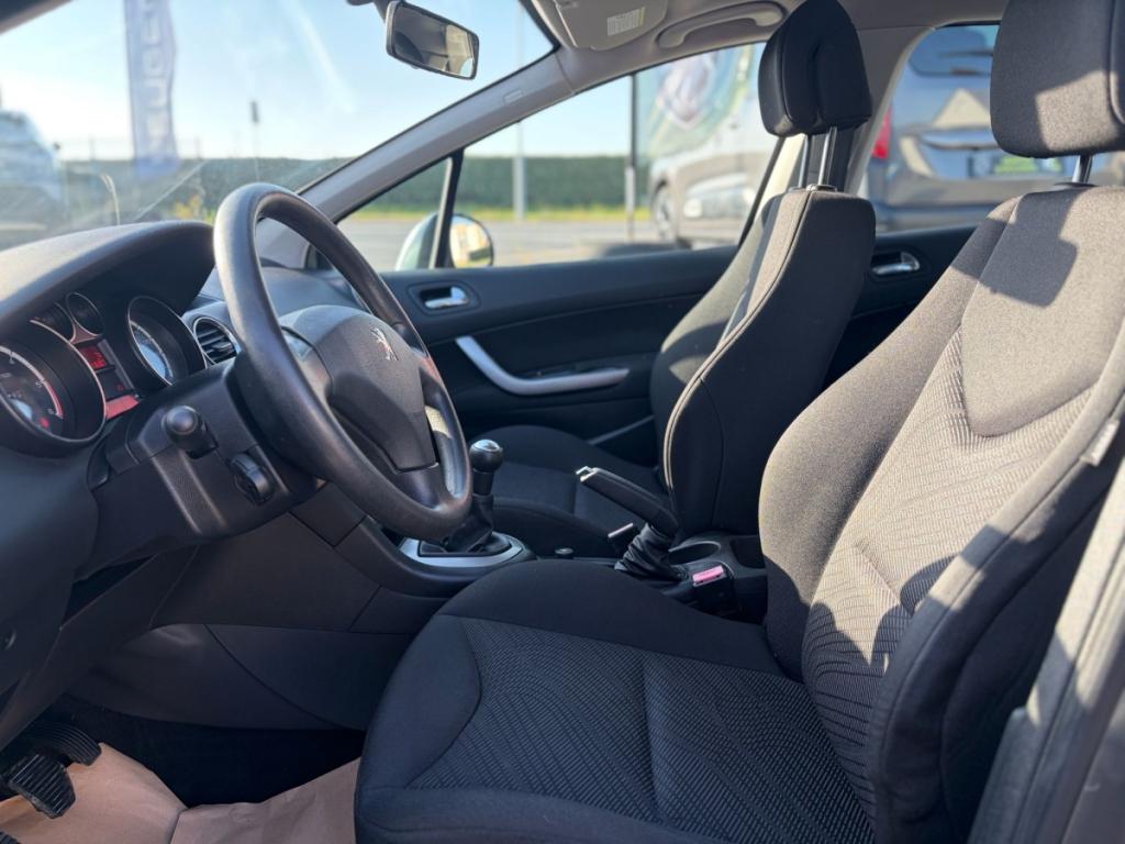 Peugeot 308 CONFORT 1.6 HDI 90 BLUE LION